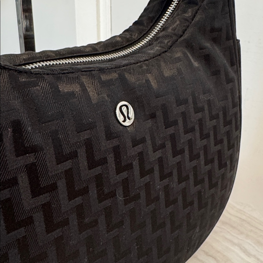 lululemon athletica City Essentials L Monogram Jacquard Black Shoulder Bag - Picture 9 of 17